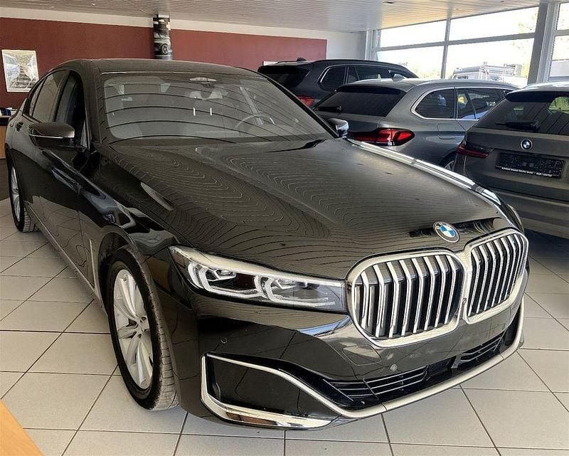Gebraucht BMW 730 Sport Line 286 PS (210 kW) 2022 Schwarz Limousine
