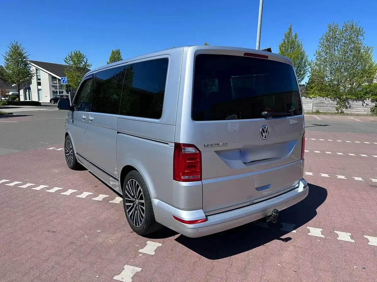 Gebraucht VW Multivan Generation Six 204 PS (150 kW) 2016 Silber Van / Kleinbus