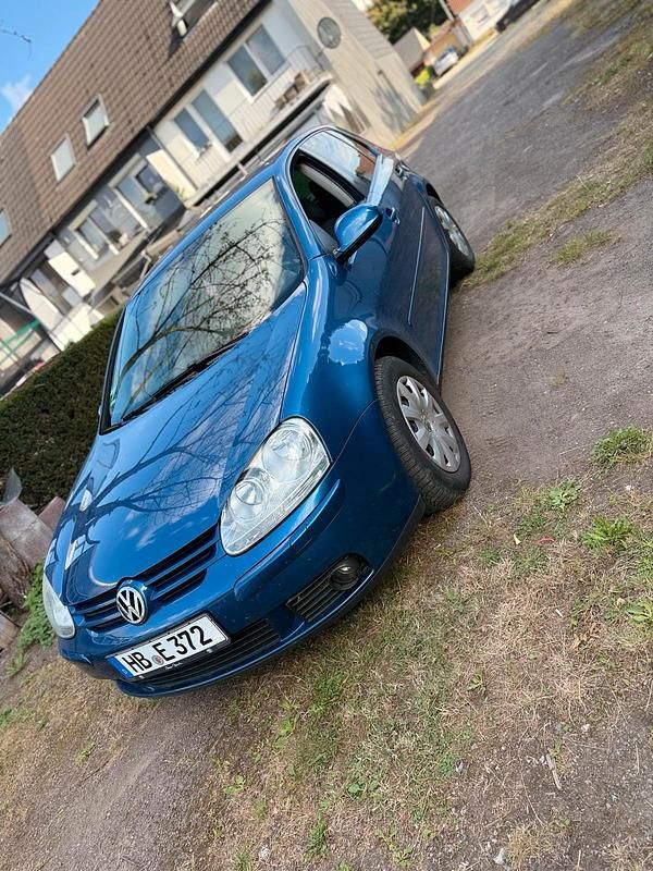 Blau Gebraucht 2007 VW Golf V Kleinwagen | 2.100 € (Guter Preis) - Bild 1/4