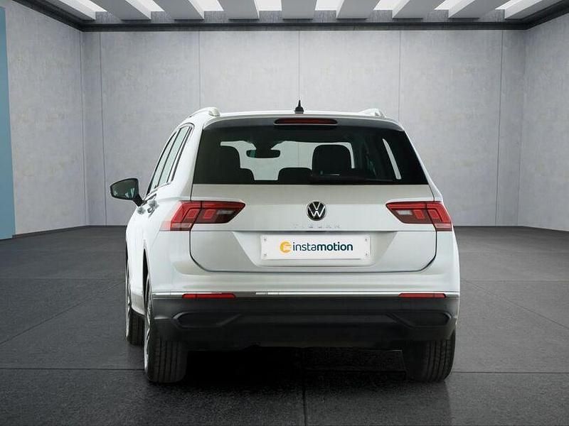 Gebraucht VW Tiguan 150 PS (110 kW) 2023 Silber SUV