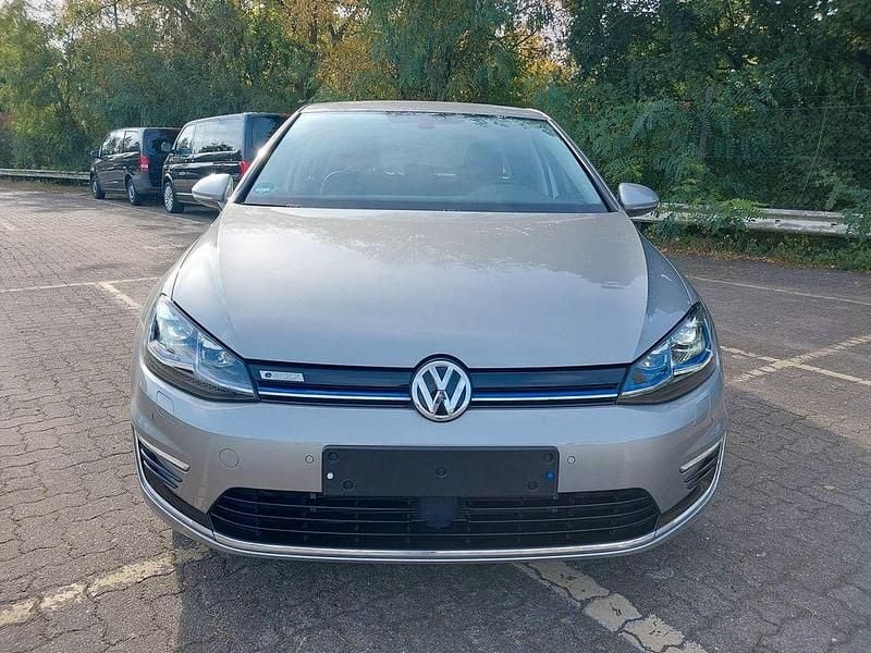 Gebraucht VW Golf 100 kW (136 PS) 2020 Silber Limousine
