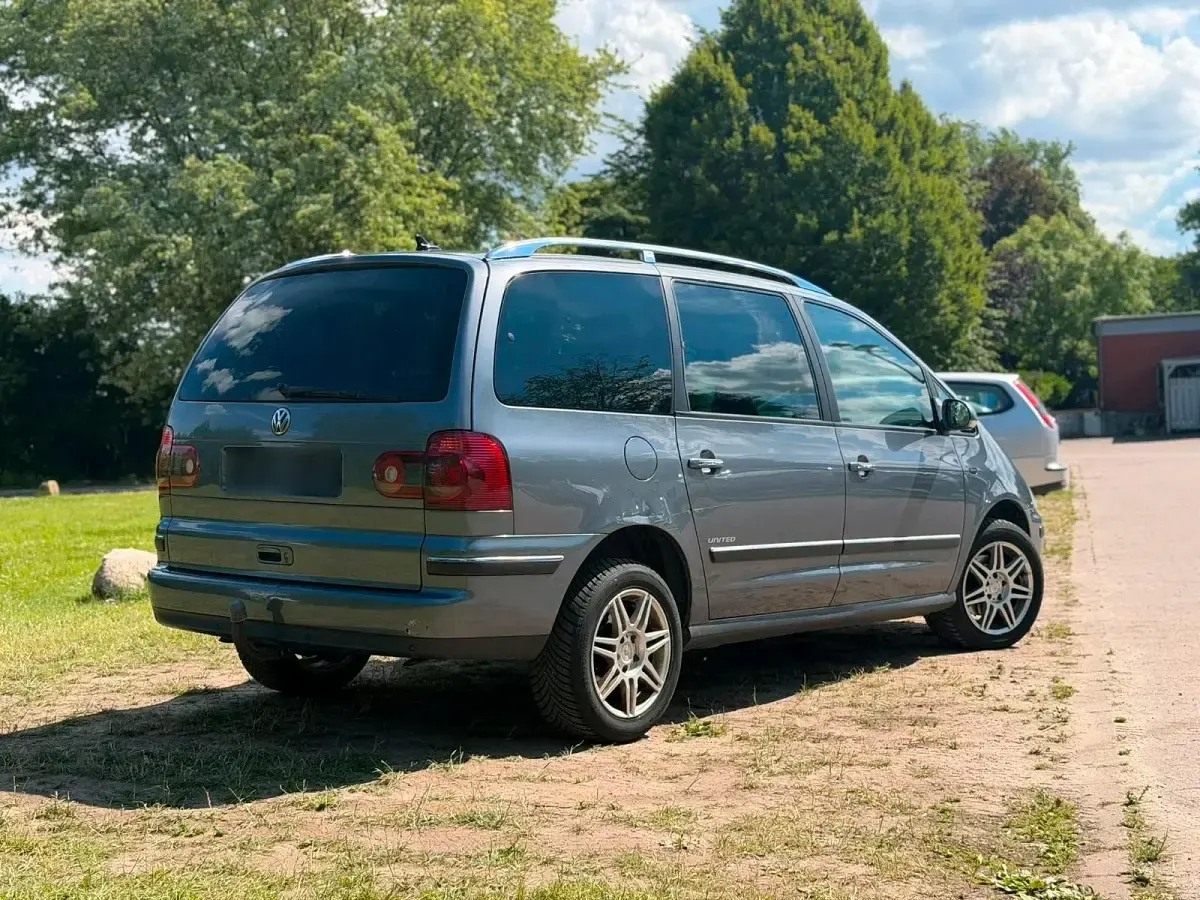 Gebraucht VW Sharan 140 PS (102 kW) 2009 Grau Van / Kleinbus