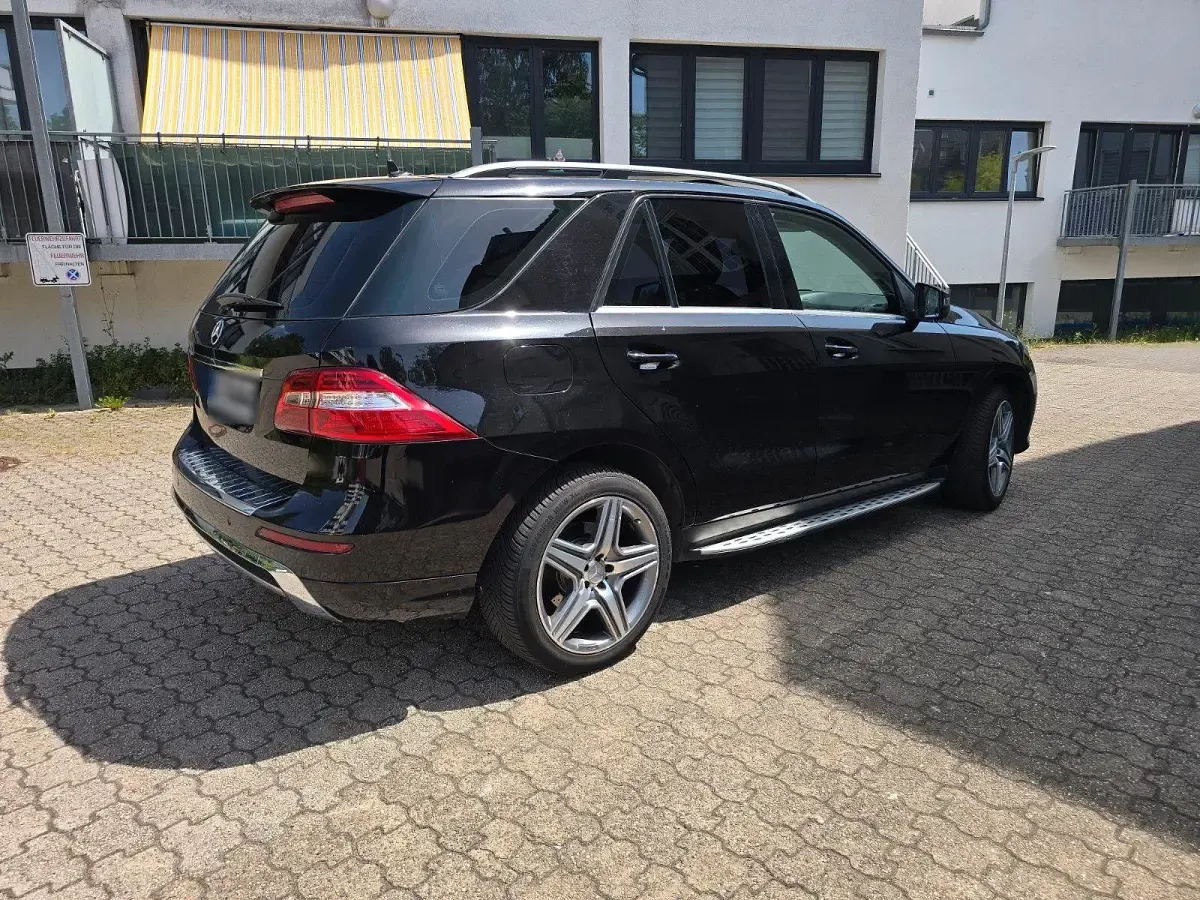 Gebraucht Mercedes ML350 AMG Edition 1 258 PS (189 kW) 2012 Schwarz SUV