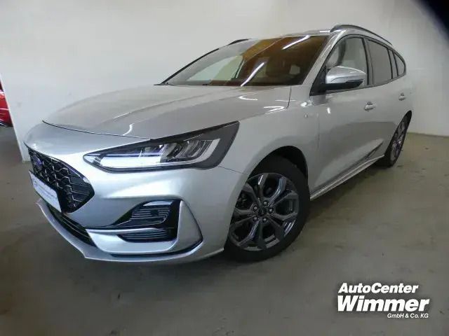 Gebraucht Ford Focus ST-Line 125 PS (91 kW) 2023 Polarsilber (silber) Kombi
