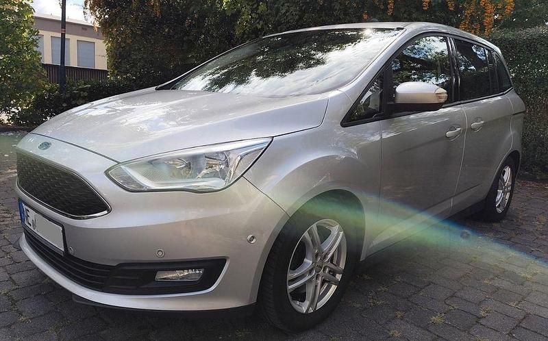 Silber Gebraucht 2016 Ford Grand C-Max Titanium Van / Kleinbus | 5.400 € - Bild 1/4