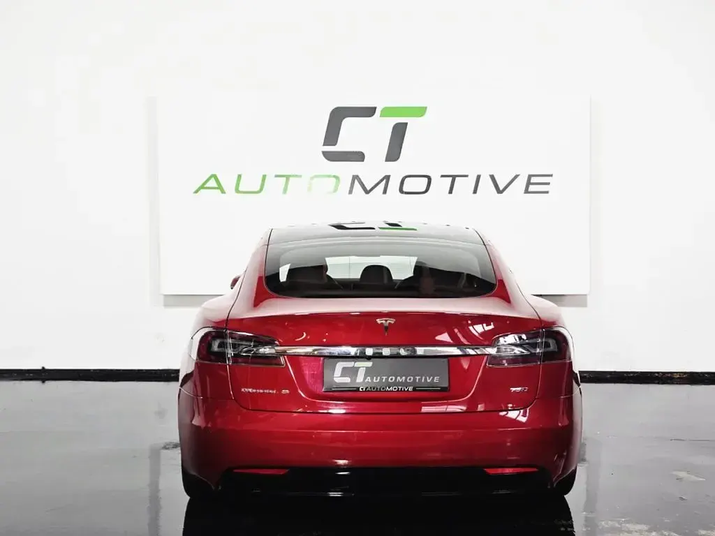Occasion Tesla Model S 241 kW (328 ch) 2018 Rouge Citadine