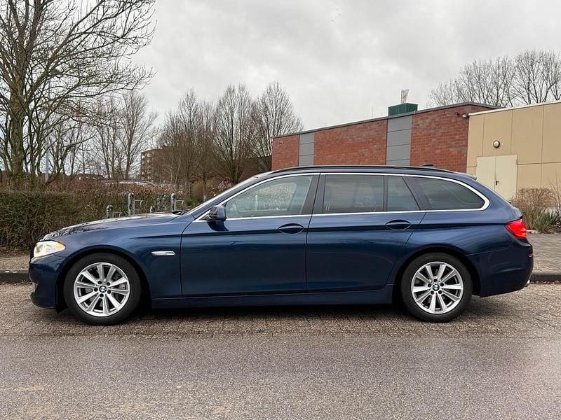 Gebraucht BMW 525 218 PS (160 kW) 2012 Blau Kombi