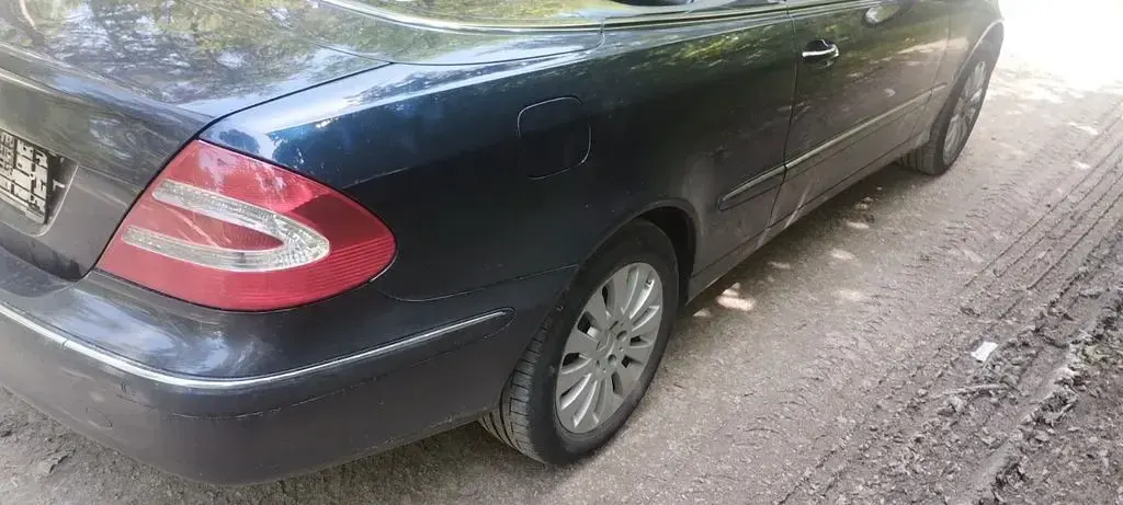 Gebraucht Mercedes CLK220 163 PS (119 kW) 2004 Blau Cabrio