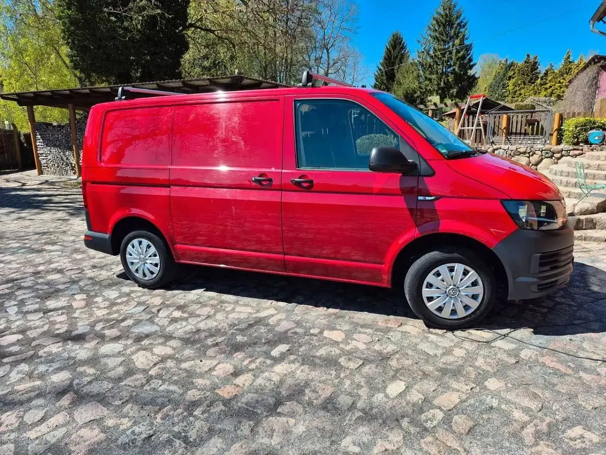 Gebraucht VW Transporter 102 PS (75 kW) 2016 Rot Van