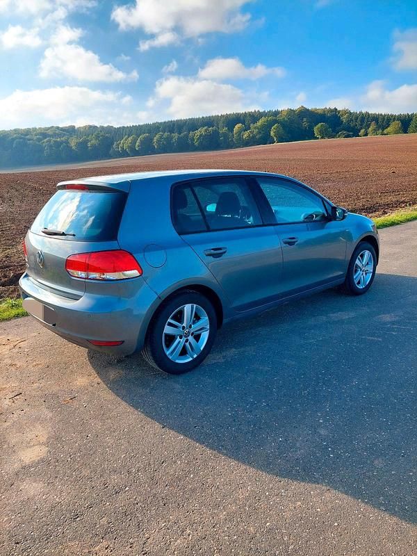 Grau Gebraucht 2012 VW Golf VI Match Limousine | 3.300 € (Superpreis) - Bild 1/4