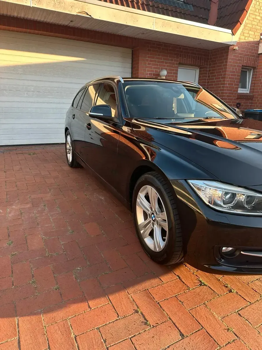 Gebraucht BMW 320 Sport Line 184 PS (135 kW) 2014 Schwarz Kombi