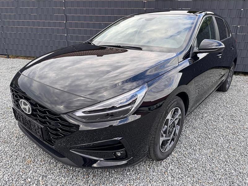 Neu Hyundai i30 140 PS (102 kW) 2026 Abyss black pearl Limousine