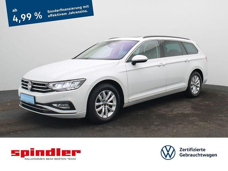 Gletscherweiß metallic Gebraucht 2023 VW Passat Business Kombi | 23.480 € (Etwas zu teuer) - Bild 1/3