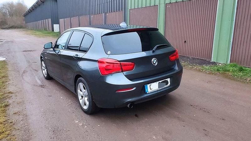 Gebraucht BMW 118 Sport Line 136 PS (100 kW) 2016 Grau Kleinwagen