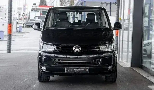 Usata VW Multivan Highline 180 CV (132 kW) 2015 Andere Monovolume