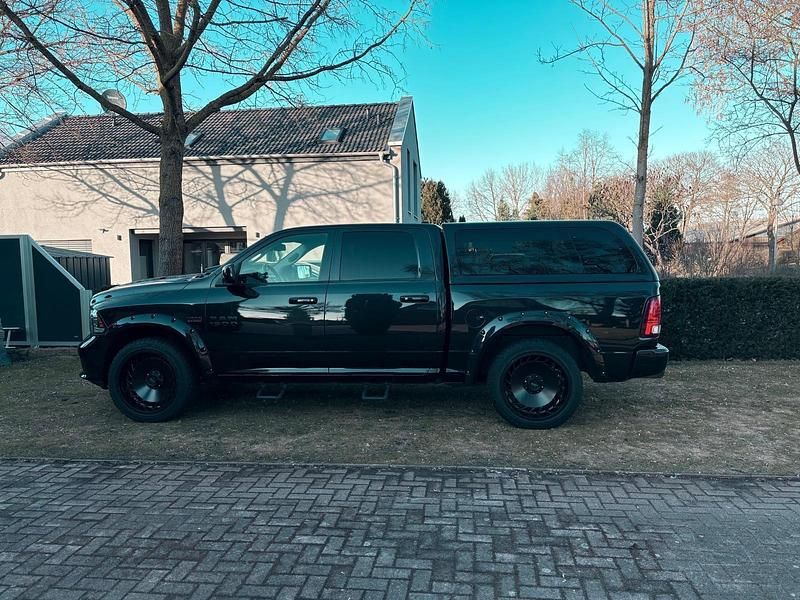 Gebraucht RAM 1500 401 PS (294 kW) 2016 Schwarz Pickup