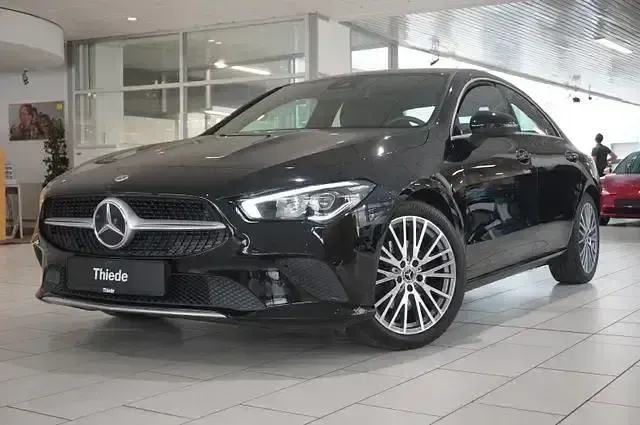 Gebraucht Mercedes CLA200 Progressive 163 PS (119 kW) 2022 Nachtschwarz Coupé