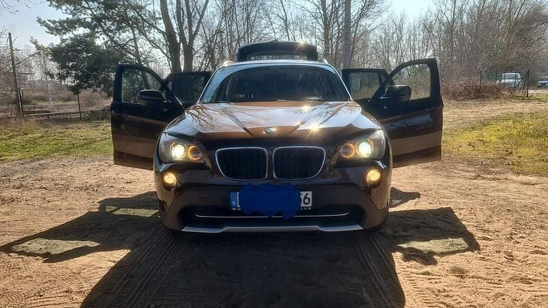 Braun Gebraucht 2011 BMW X1 SUV | 7.200 € (Superpreis) - Bild 1/4