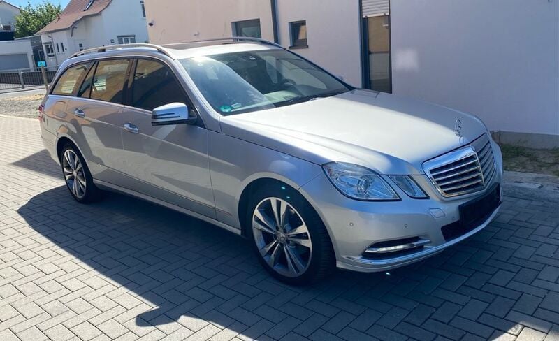 Silber Gebraucht 2012 Mercedes E220 Elegance Kombi | 11.950 € (Guter Preis) - Bild 1/4