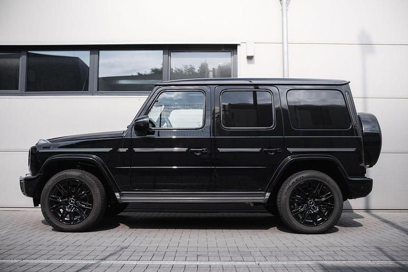 Schwarz Gebraucht 2025 Mercedes G450 AMG line SUV | 176.900 € (Etwas zu teuer) - Bild 1/4