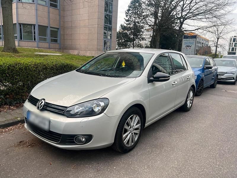 Gebraucht VW Golf Style 105 PS (77 kW) 2011 Silber Coupé