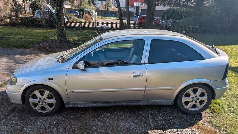 Gebraucht Opel Astra 116 PS (85 kW) 1998 Silber Limousine