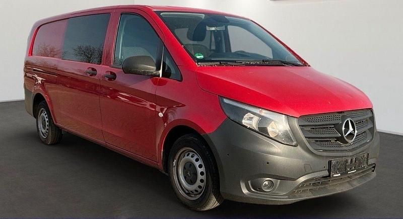 Gebraucht Mercedes Vito 136 PS (100 kW) 2021 Rot Van