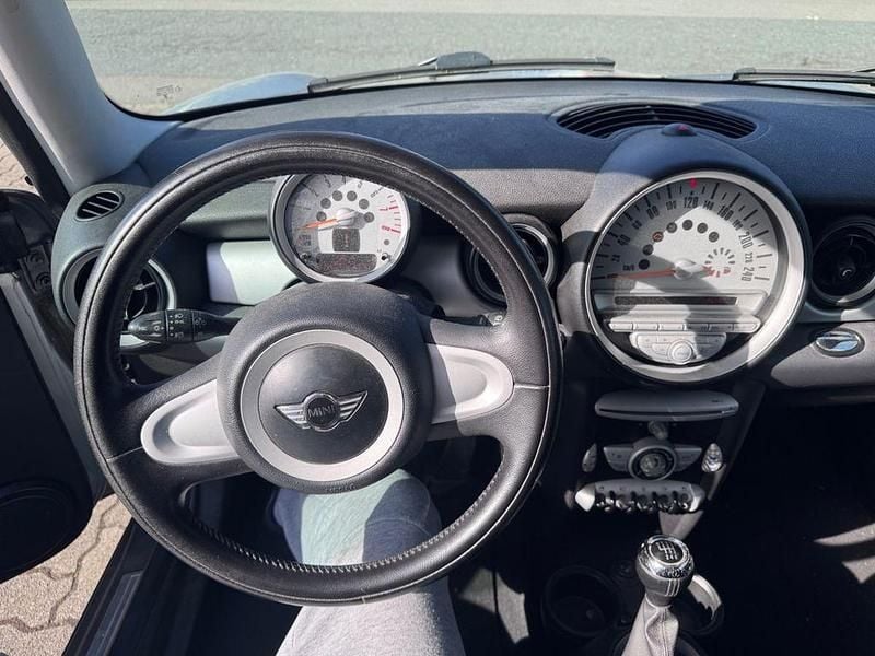 Usado Mini ONE 95 HP (69 kW) 2007 Prateado Citadino