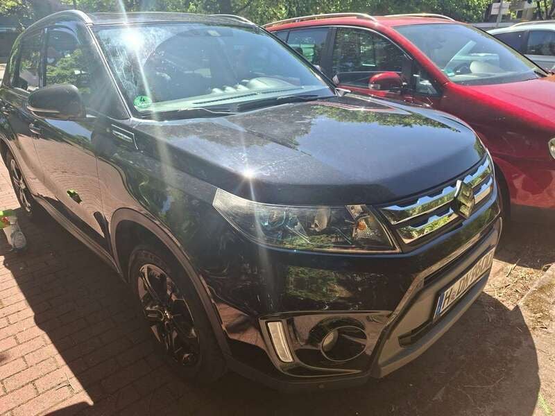 Schwarz Gebraucht 2017 Suzuki Vitara Comfort+ SUV | 14.500 € (Fairer Preis) - Bild 1/4