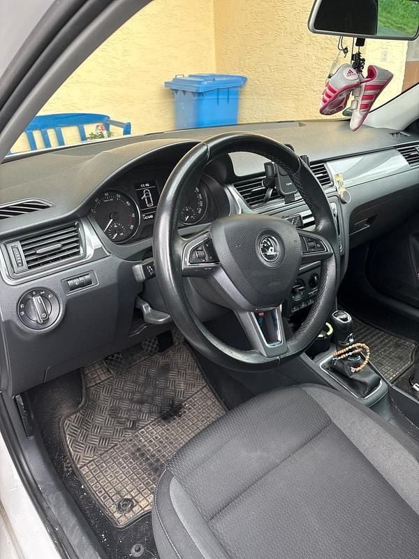 Second-hand Skoda Rapid 105 CP (77 kW) 2014 Alb Hatchback