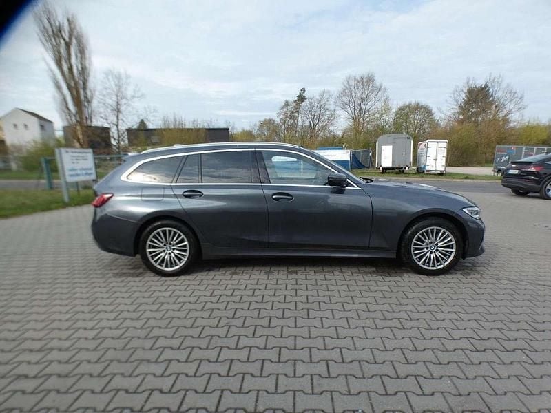 Gebraucht BMW 318 Luxury Line 150 PS (110 kW) 2022 Mineralgrau Kombi