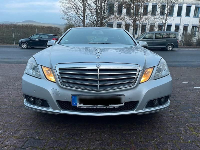 Gebraucht Mercedes E220 170 PS (125 kW) 2009 Silber Limousine