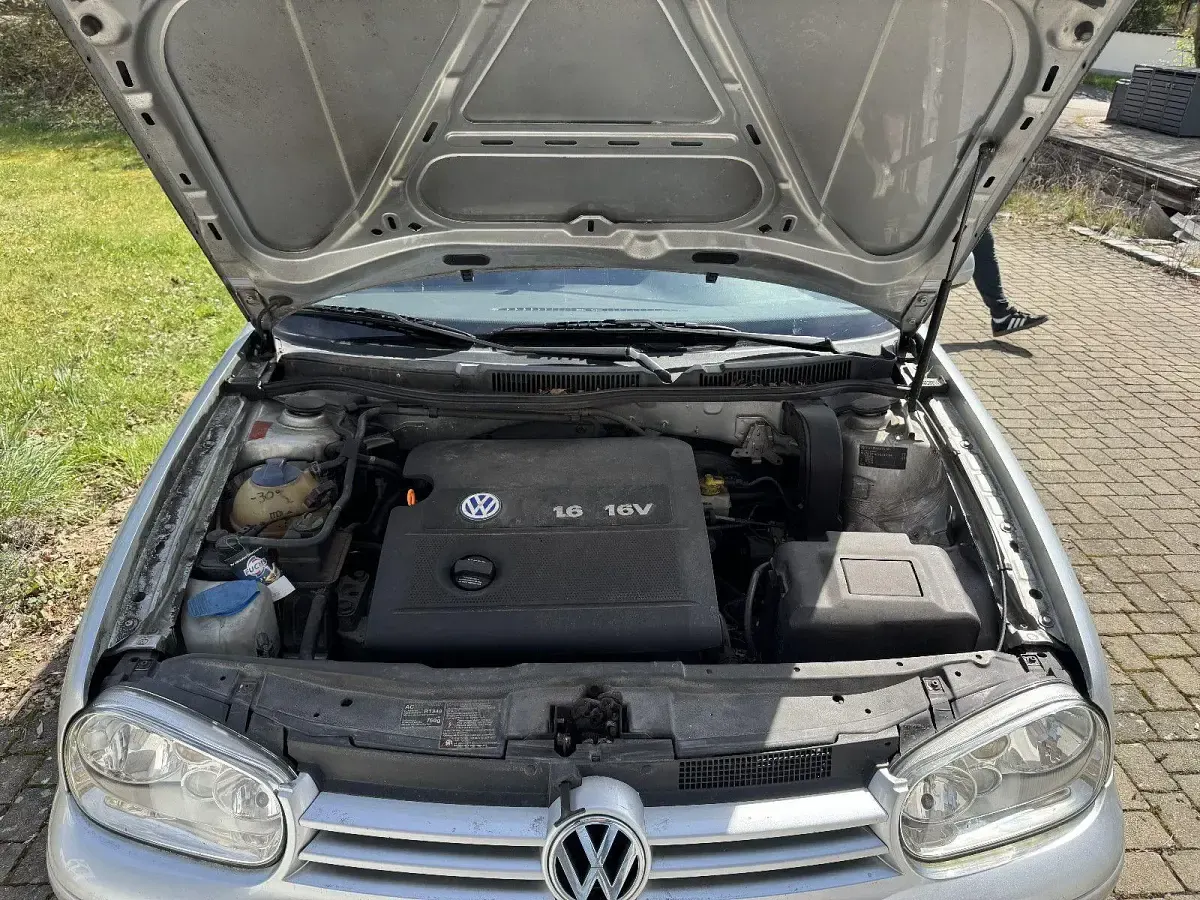 Gebraucht VW Golf IV Basis 105 PS (77 kW) 2003 Silber Limousine