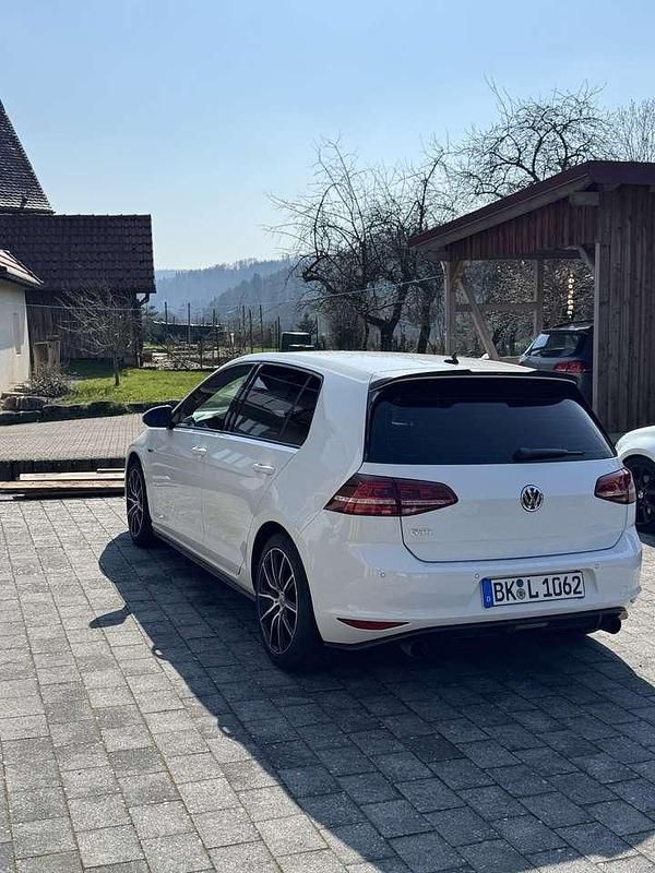 Gebraucht VW Golf VII GTI 220 PS (161 kW) 2016 Limousine