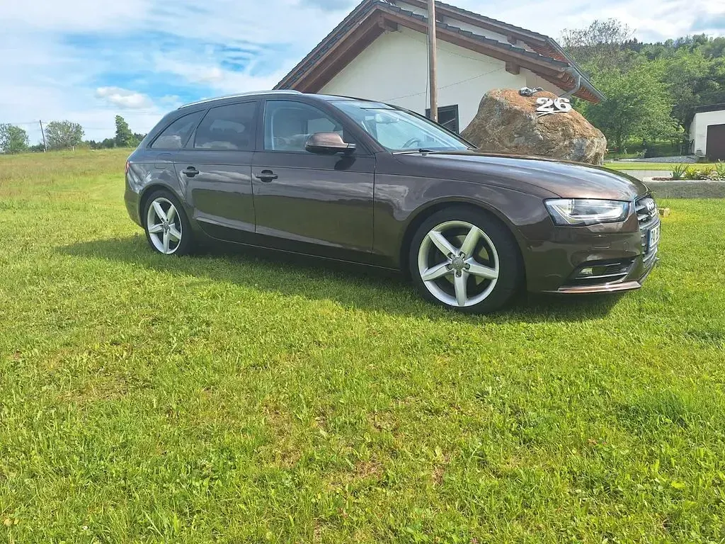 Gebraucht Audi A4 Ambition 177 PS (130 kW) 2014 Braun Kombi