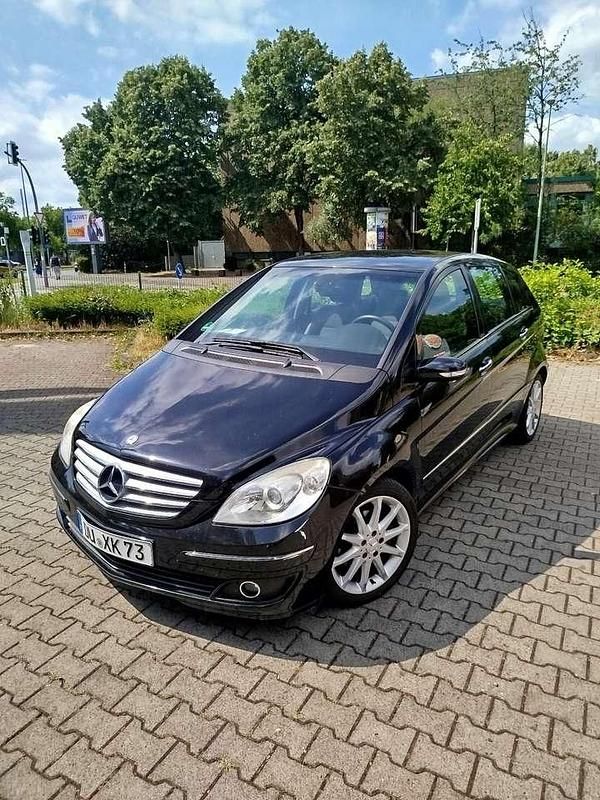 Schwarz Gebraucht 2007 Mercedes B180 Edition Van / Kleinbus | 1.999 € (Fairer Preis) - Bild 1/4