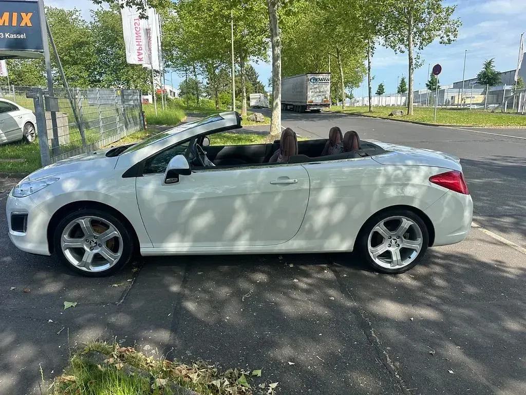 Gebraucht Peugeot 308 CC Allure 156 PS (114 kW) 2011 Weiß Cabrio