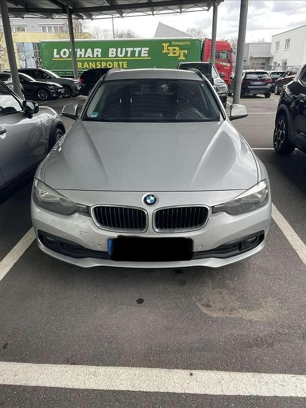Gebraucht BMW 318 150 PS (110 kW) 2015 Silber Kombi