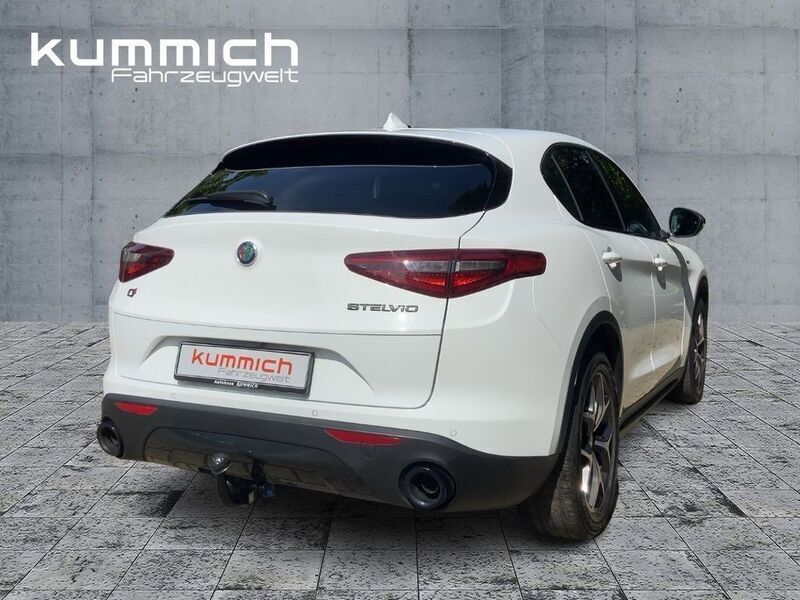 Gebraucht Alfa Romeo Stelvio Sprint 200 PS (147 kW) 2020 Weiß SUV
