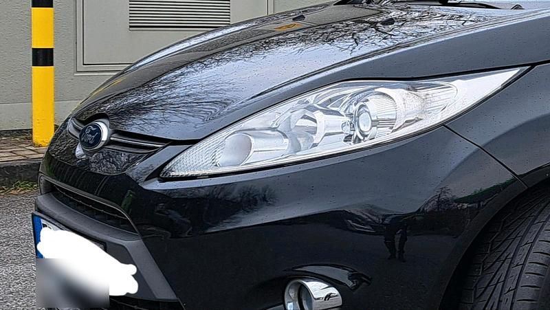 Gebraucht Ford Fiesta Titanium 82 PS (60 kW) 2012 Schwarz Kleinwagen