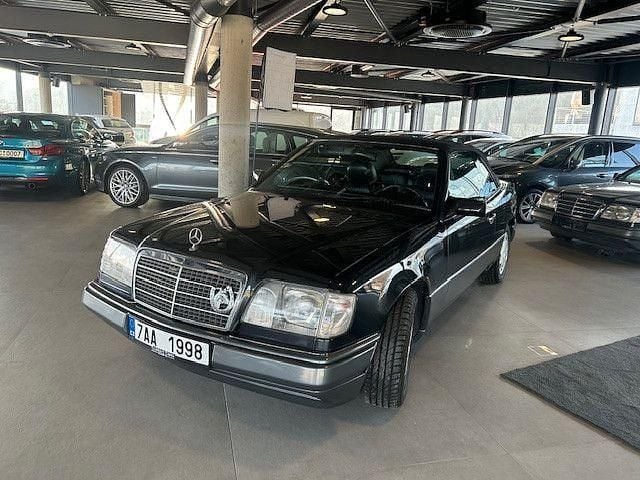 Gebraucht Mercedes E320 220 PS (161 kW) 1995 Schwarz Cabrio