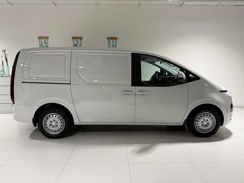 Neu Hyundai Staria 224 PS (164 kW) 2025 Weiß Van / Kleinbus