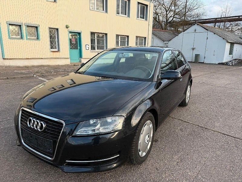 Gebraucht Audi A3 Ambiente 105 PS (77 kW) 2011 Schwarz Kleinwagen