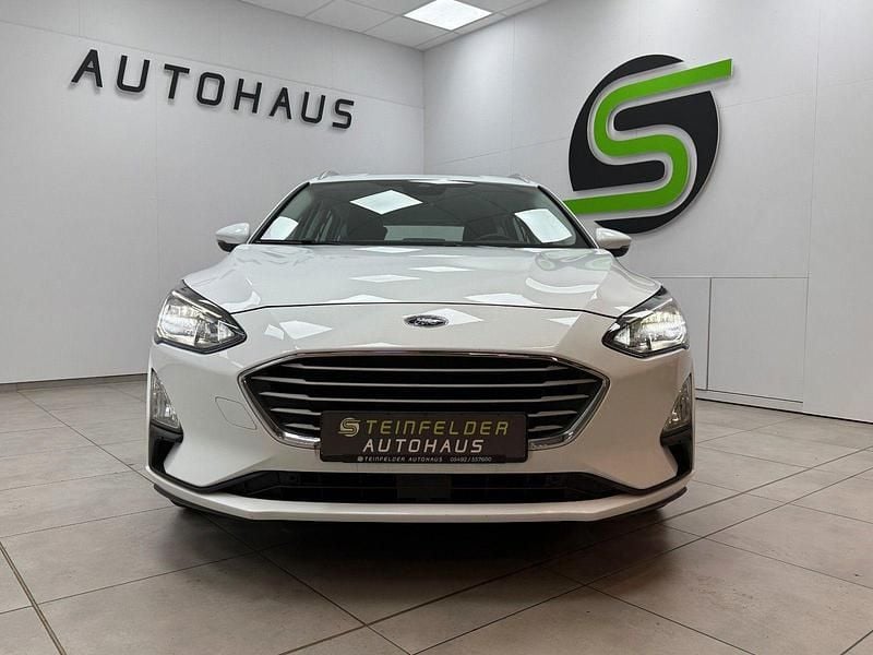 Gebraucht Ford Focus Cool & Connect 101 PS (74 kW) 2021 Weiß Kombi