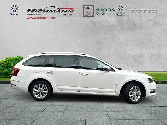 Gebraucht Skoda Octavia Ambition 150 PS (110 kW) 2020 Candyweiss Kombi