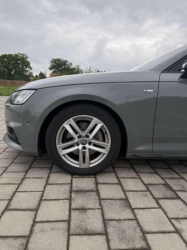 Gebraucht 2018 Audi A4 Kombi | 22.300 € (Teuer) - Bild 1/4