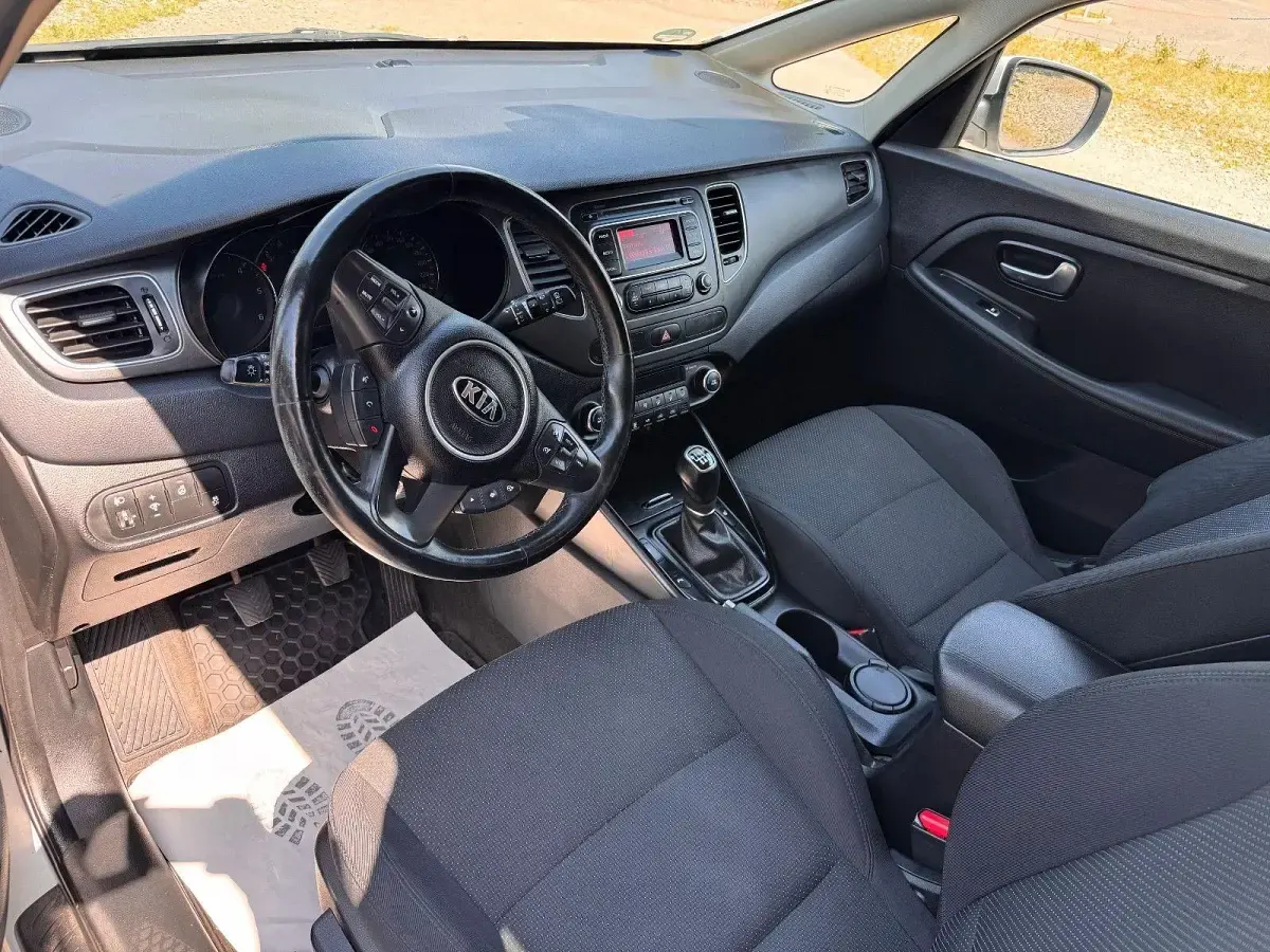 Gebraucht Kia Carens 136 PS (100 kW) 2015 Weiß Van / Kleinbus