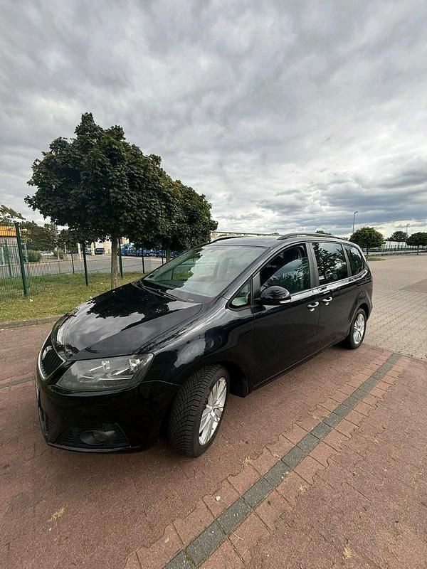 Schwarz Gebraucht 2013 Seat Alhambra Style Van / Kleinbus | 7.490 € (Superpreis) - Bild 1/4