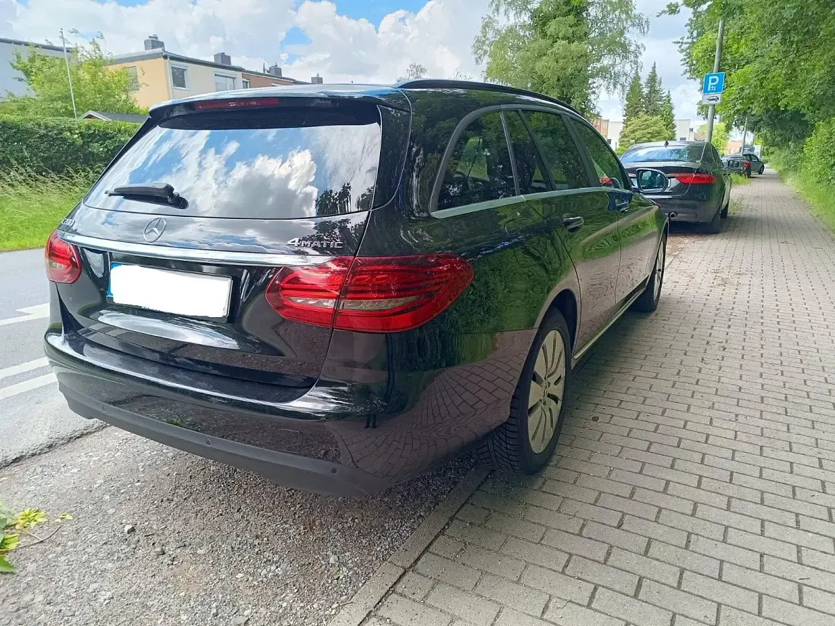 Gebraucht Mercedes C200 184 PS (135 kW) 2019 Schwarz Kombi