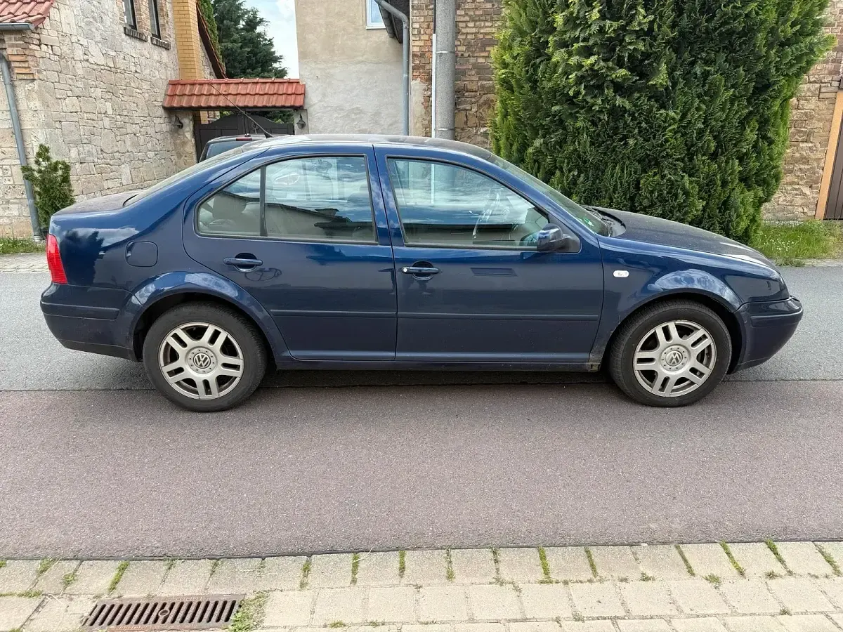 Gebraucht VW Bora 100 PS (73 kW) 1999 Blau Limousine